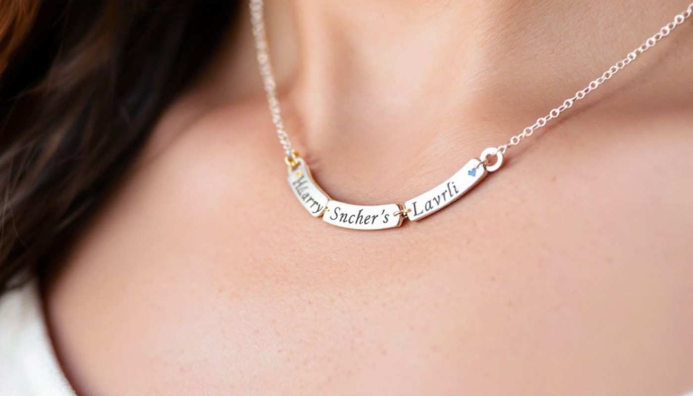 Les bijoux gravés : une idée cadeau intemporelle pour parents